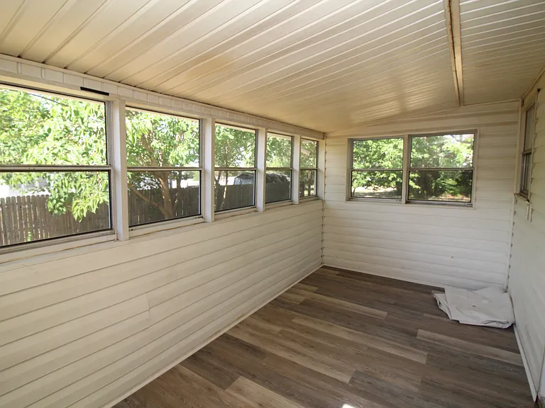 2720 Randleman Rd — Photo 24