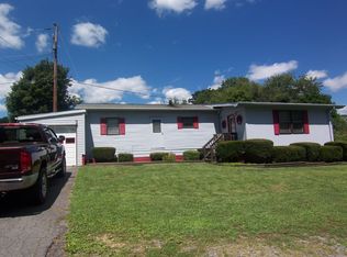 217 Oak Hollow Rd, Lock Haven, PA 17745