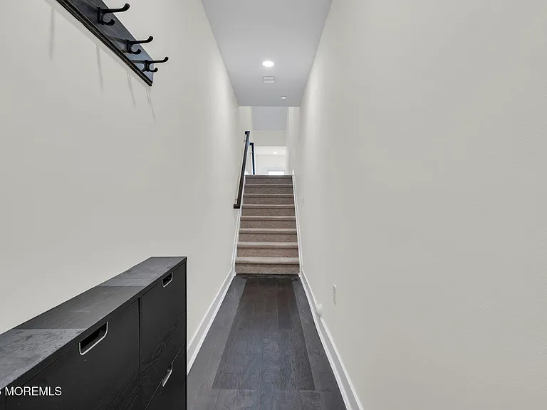 54 Midway Rd S — Photo 30