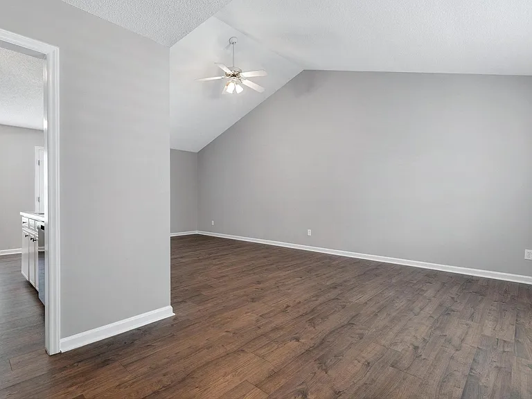 118 McKenzie Cir — Photo 8