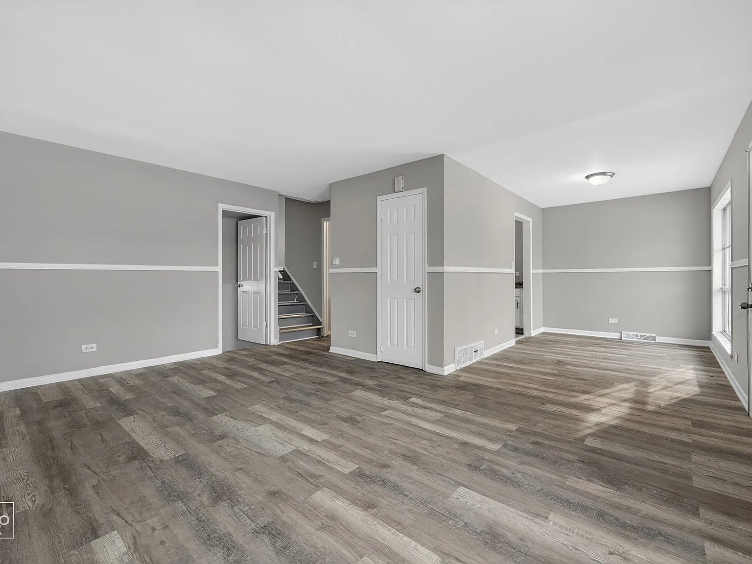 3 bed, 1252 sqft, $2,100 — Photo 3