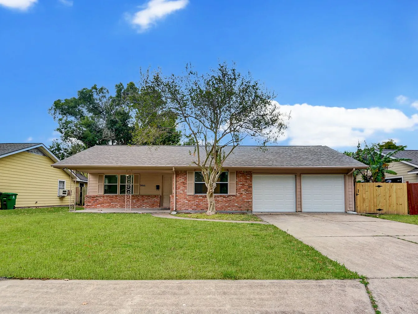 7011 Triola Ln, Houston, TX 77074 | Zillow