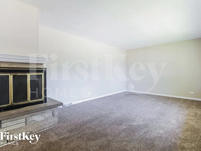 913 S Hugh St — Photo 3