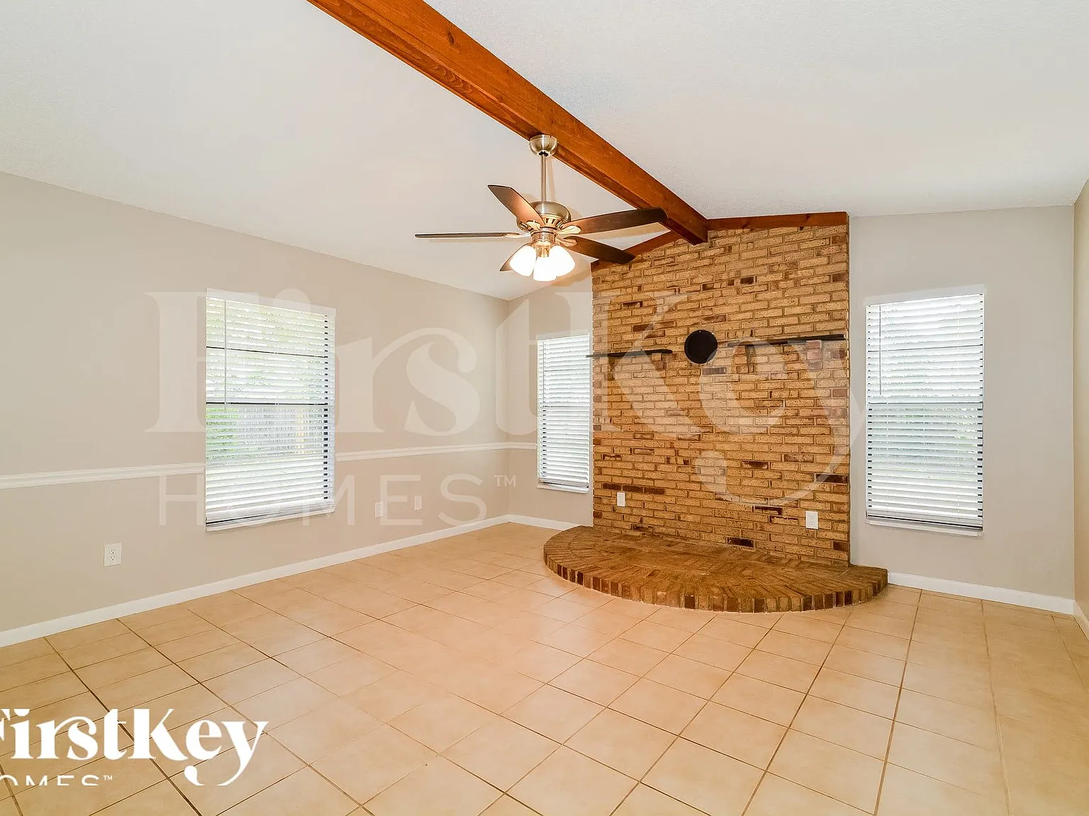 4 bed, 2.0 bath, 2420 sqft, $3,300 — Photo 2