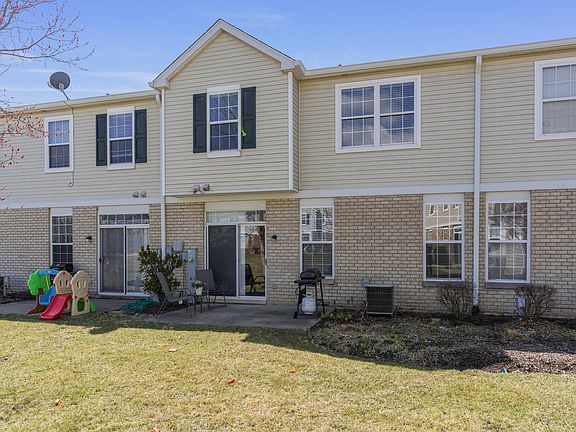 2nd image of 472 Brookside Dr