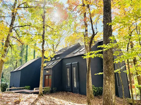 175 River Court Pkwy, Atlanta, GA 30328