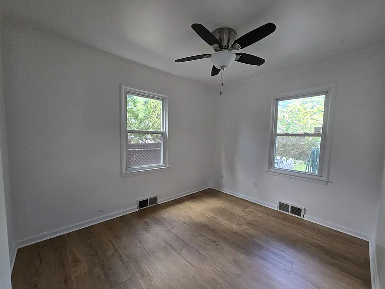 2904 Wolcott St — Photo 9