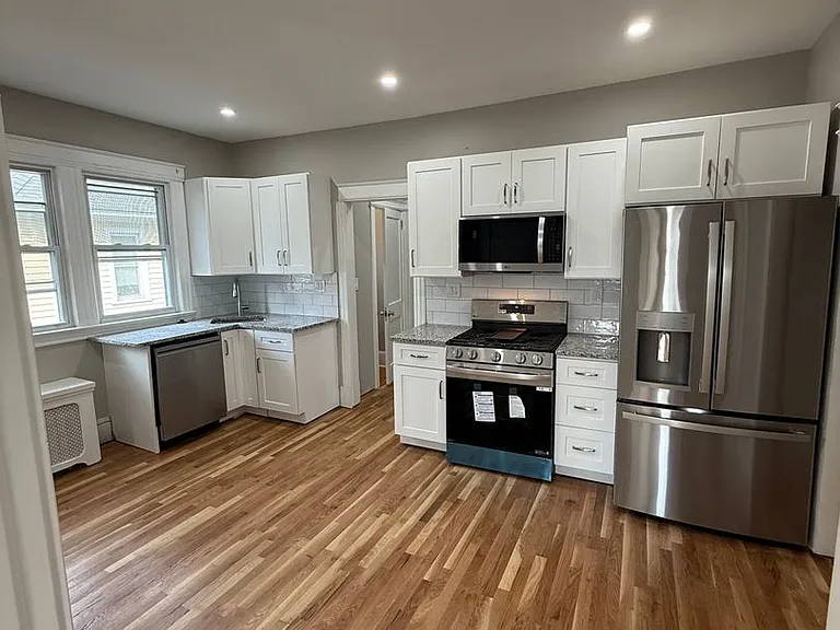 45-47 Maplewood Ave — Photo 18