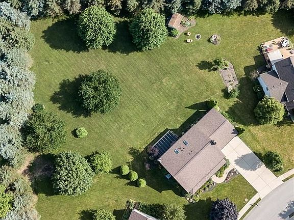 2nd image of 210 Meadowbrook Dr