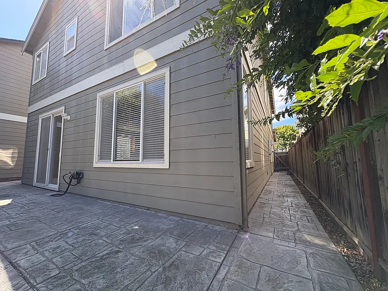937 Mouton Cir — Photo 16