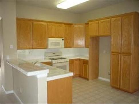 5th image of 9198 Bridalveil Cir