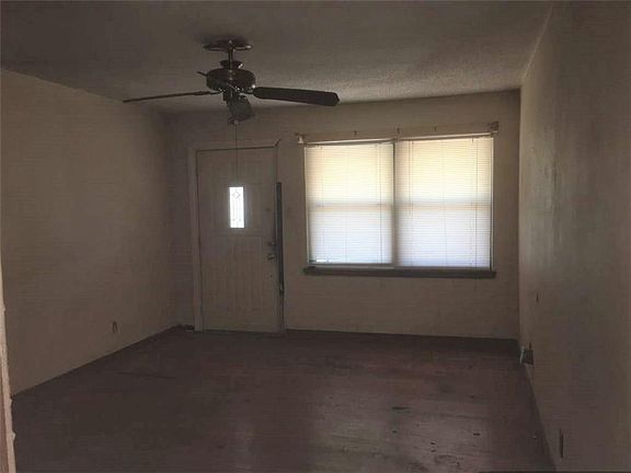 3rd image of 11833 Dorchester Dr
