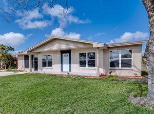 2132 Lakeview Dr, Melbourne, FL 32935