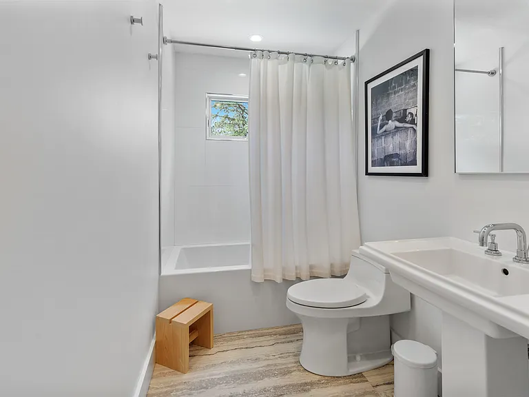 6 Castle Ct — Photo 17
