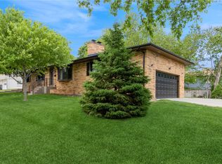 922 Wylde Green Rd, Iowa City, IA 52246