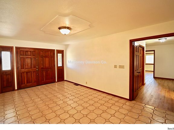 4th image of 8175 Davis Ln