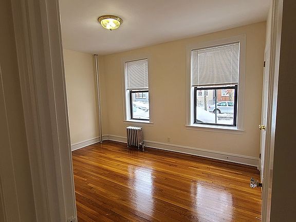 4th image of 2218 42nd St APT A2