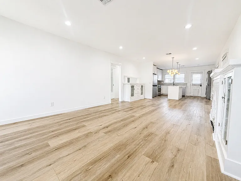 506 Saint Louis Ave #506 — Photo 3
