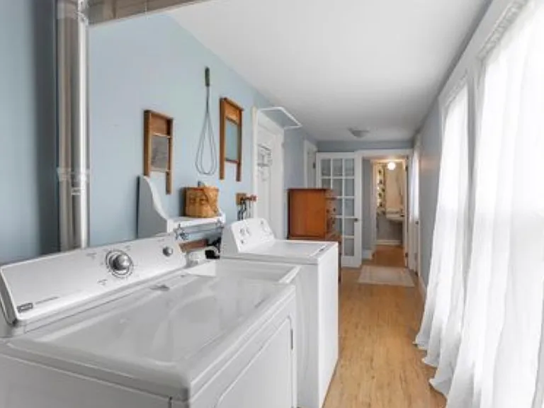 549 Park Ave — Photo 9