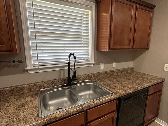5th image of 1531 E 14th Pl
