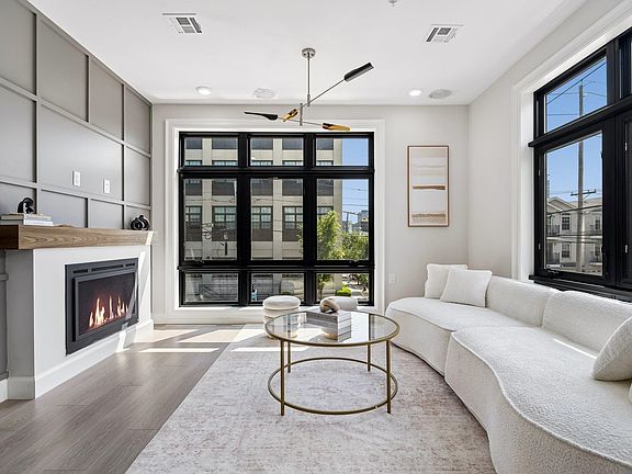 3rd image of 158 Oakland Ave #3A