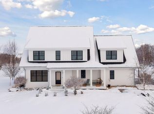 10220 Tapestry Bnd, Lake Elmo, MN 55042