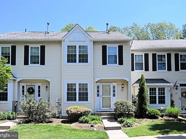 331 Ivanhoe Ct, Langhorne, PA 19047