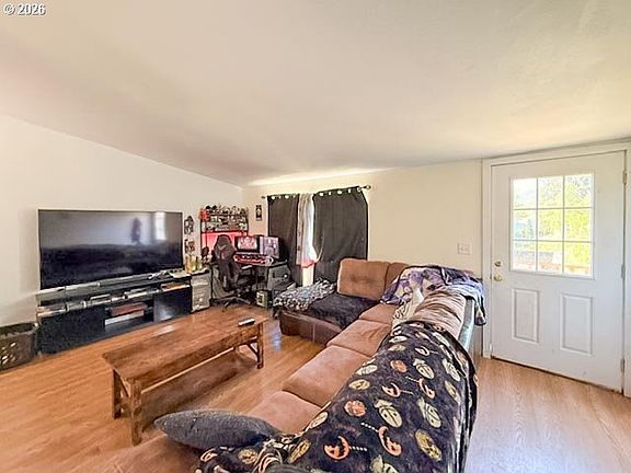 3rd image of 5123 Melody Ln