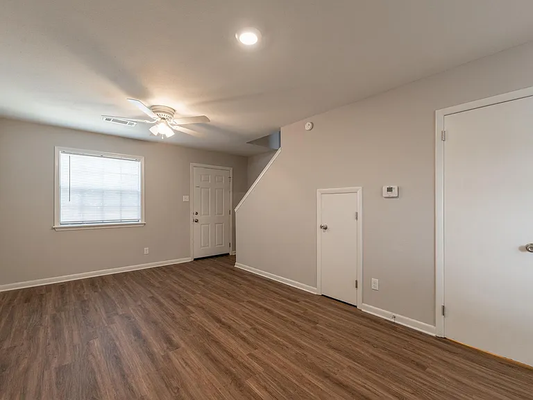 1325 Robins St #6 — Photo 7