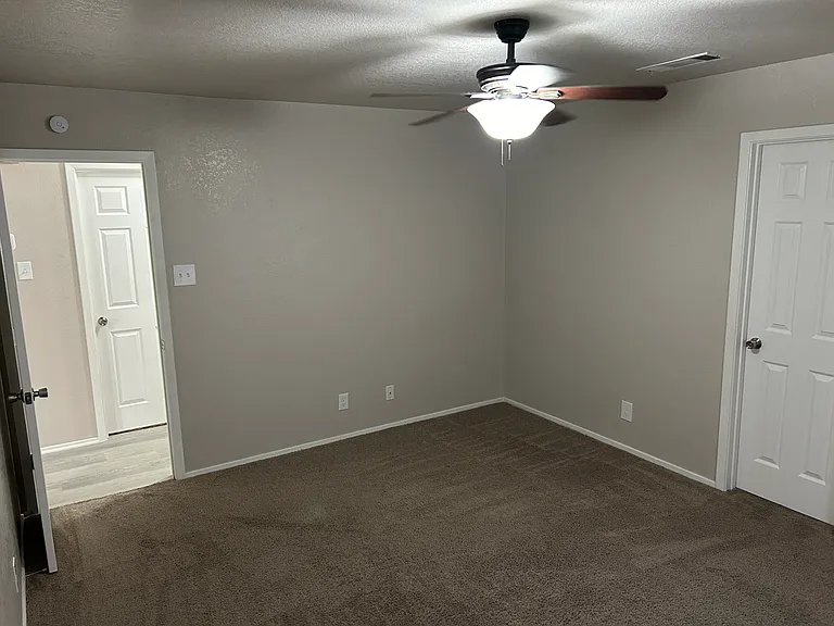 2110 Jerome Dr — Photo 22