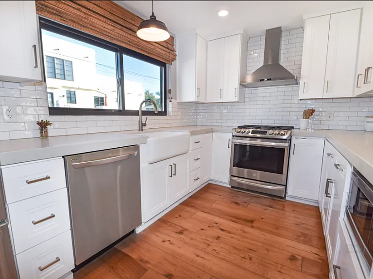 845 E Ave #E — Photo 11