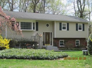 12 Craftwood Dr, Spring Valley, NY 10977