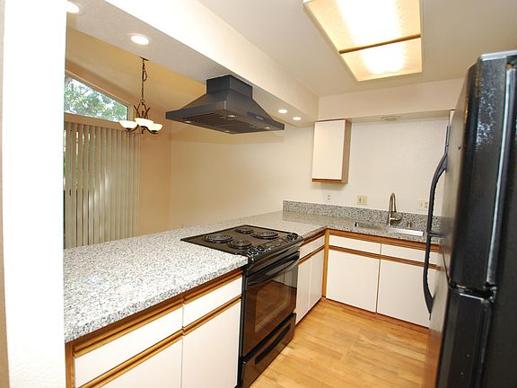 4th image of 3227 United Dr APT 7