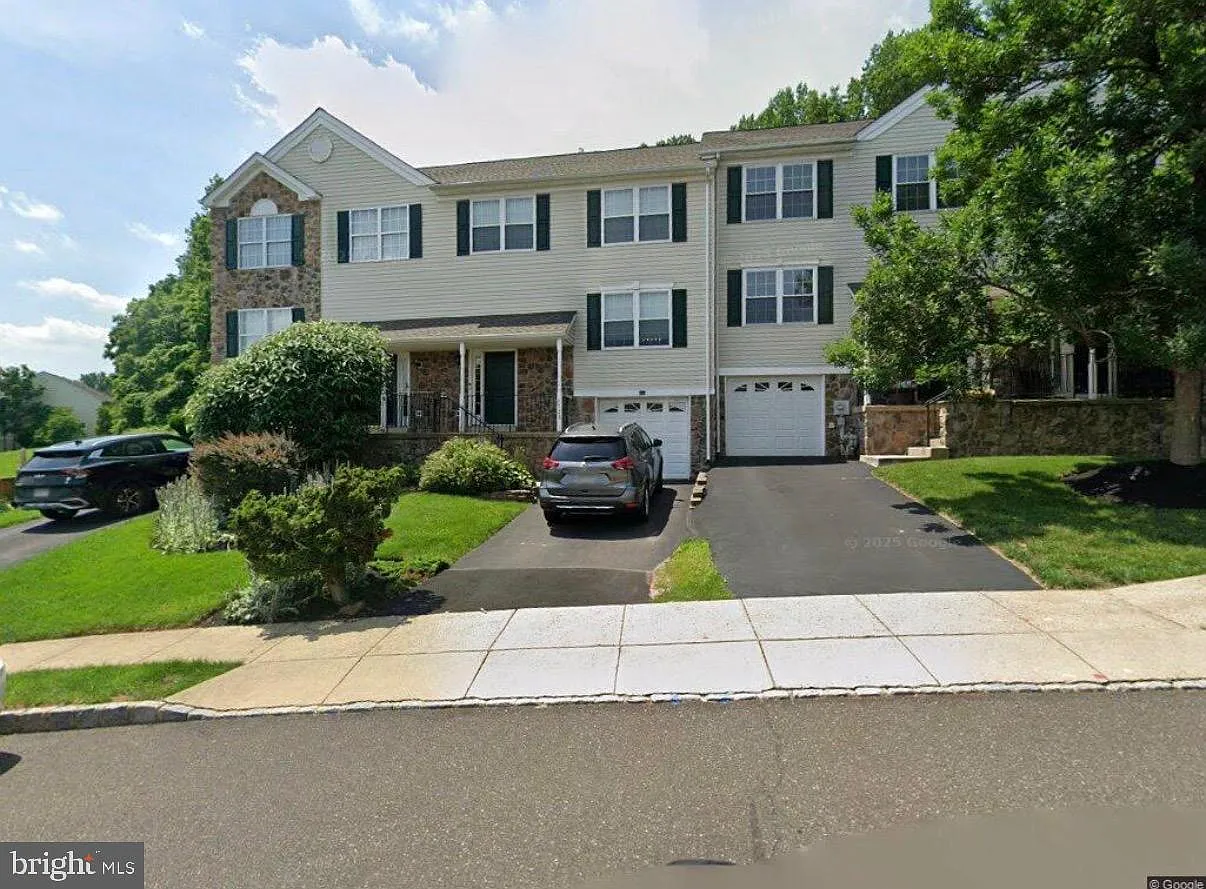 3 bed, 2.5 bath, 1728 sqft, $2,995 — Photo 1