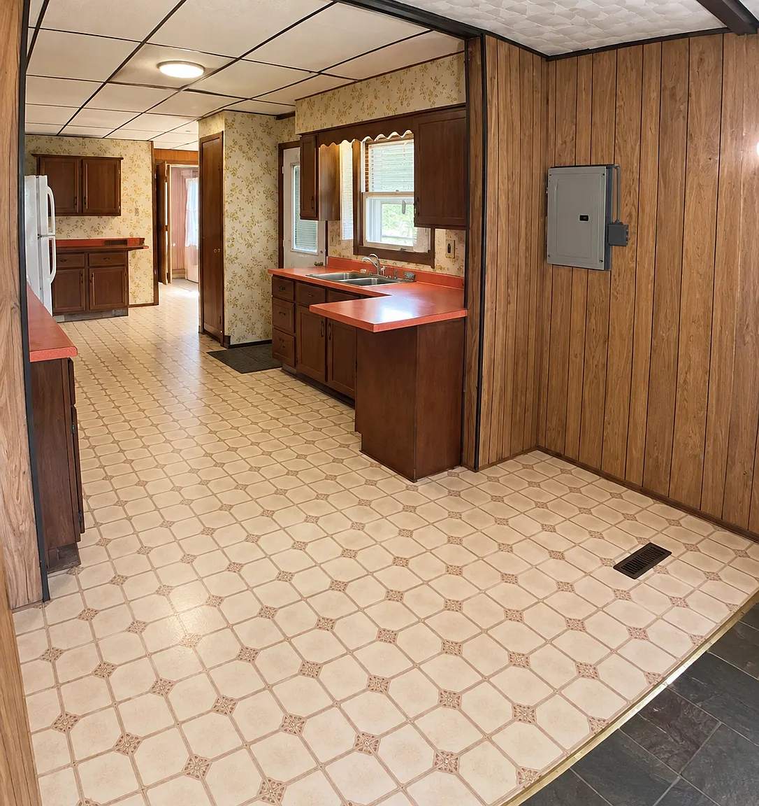 332 S Capital, Athens 49011 — Photo 2
