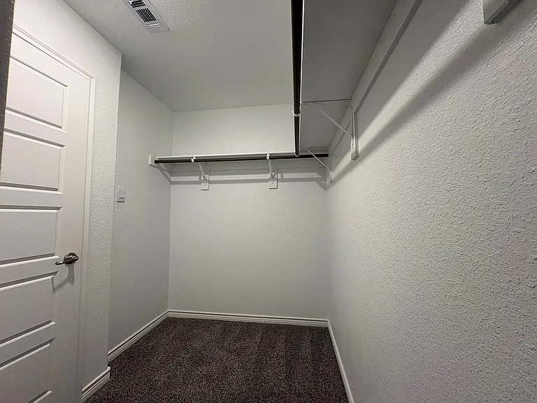 610 Union Dr — Photo 31
