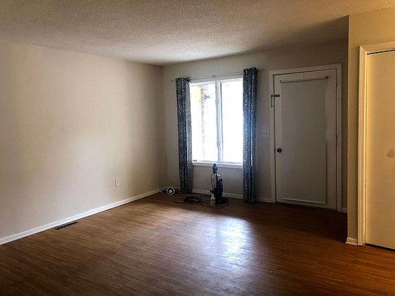3rd image of 3469 Blackwood Dr