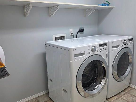 4th image of UNIT 205-701 Henry STREET