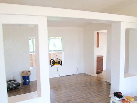 Dining Area Off Kitchen