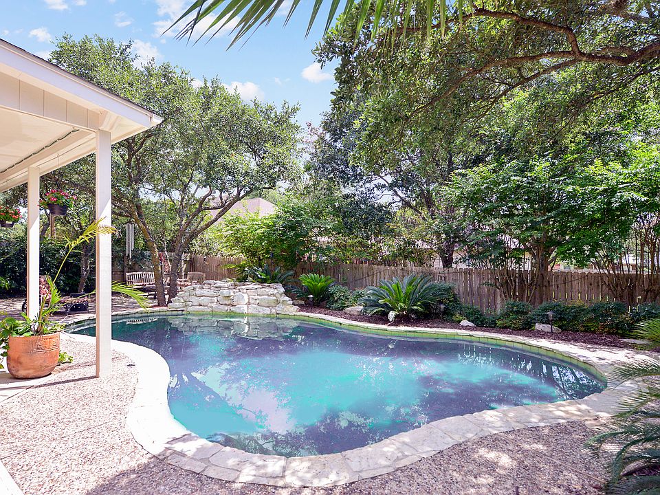 1st image of 26010 Meadowcrest Dr