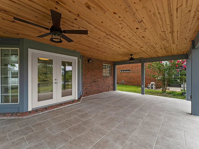 2407 Country Club Dr — Photo 17
