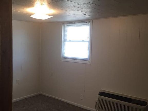 3rd image of 1104 N Bailey Ave