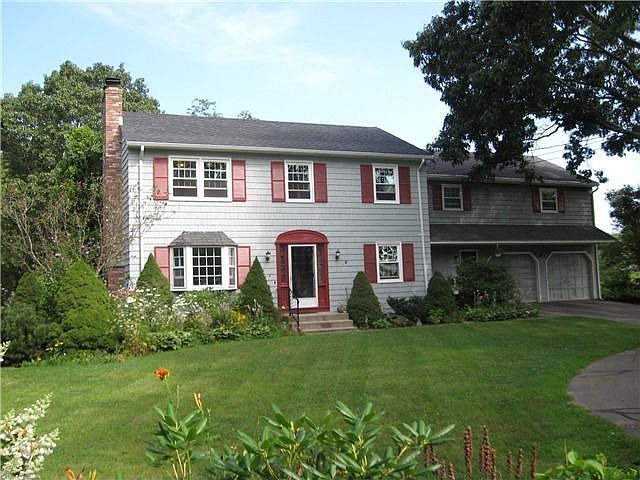 2nd image of 9 Fenwood Cir