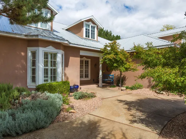 1513 Tinnin Rd NW, Los Ranchos De Albuquerque, NM 87107