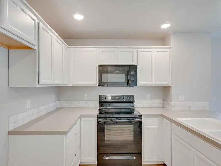 1664 S Sunseeker Ln — Photo 9