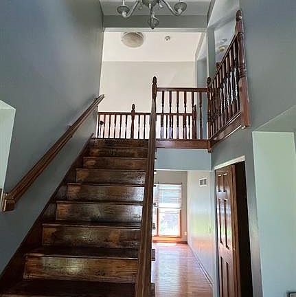 5th image of 15645 Chaste St