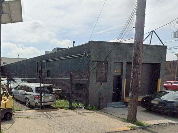 2nd image of 75 Goble St #1
