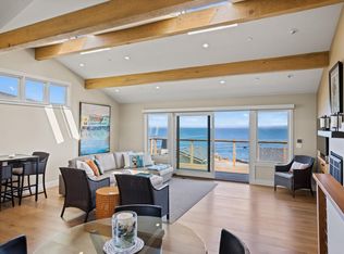 904 Del Monte Blvd, Pacific Grove, CA 93950