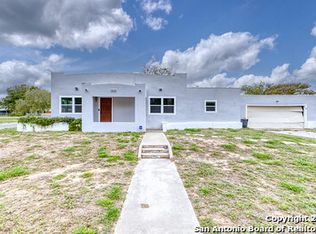 412 S 9th St, Carrizo Springs, TX 78834