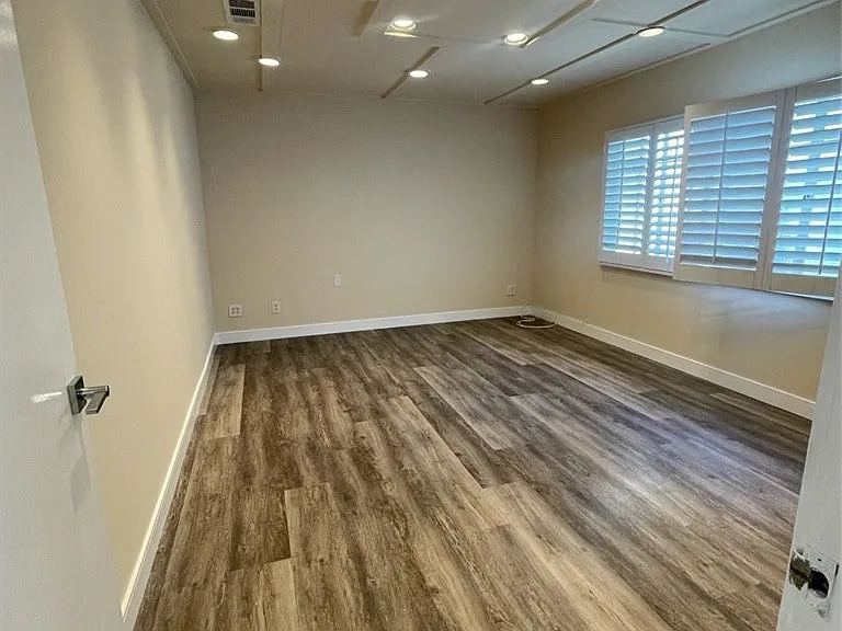 208 S Louise St — Photo 40